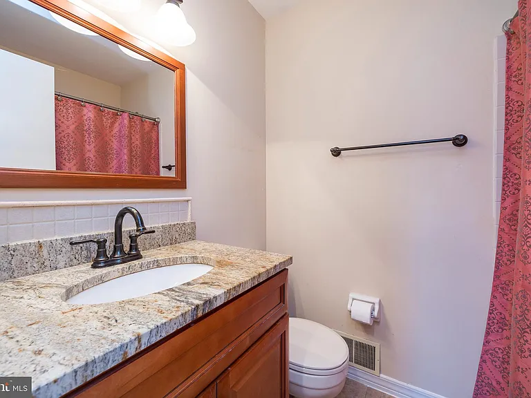 3930 Gatehouse Ln — Photo 16