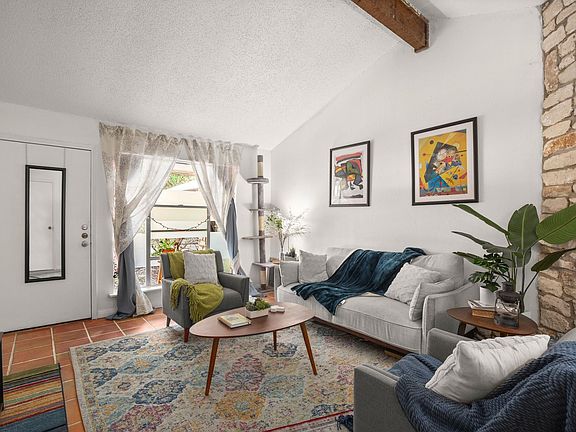 2nd image of 5402 Brompton Cir