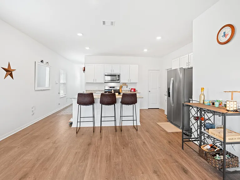 143 Santa Rosa Ln — Photo 11