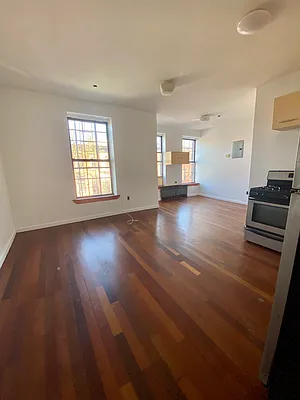 Rented by Hagstrom Management Inc | media 8