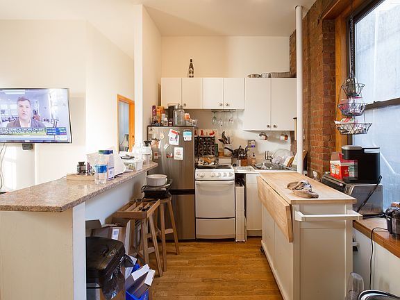 3rd image of 238 E 9th St #2C