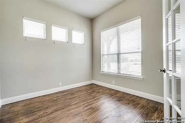 4 bed, 3.5 bath, 2583 sqft, $2,795 — Photo 4