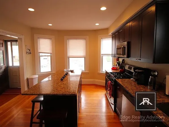 27 Montcalm Ave, Brighton, MA 02135