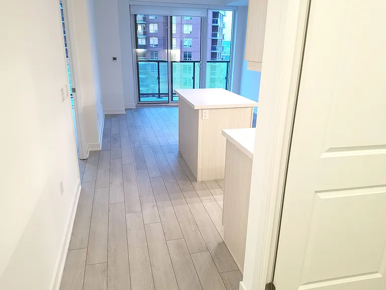 85 Oneida Cres #806 — Photo 7