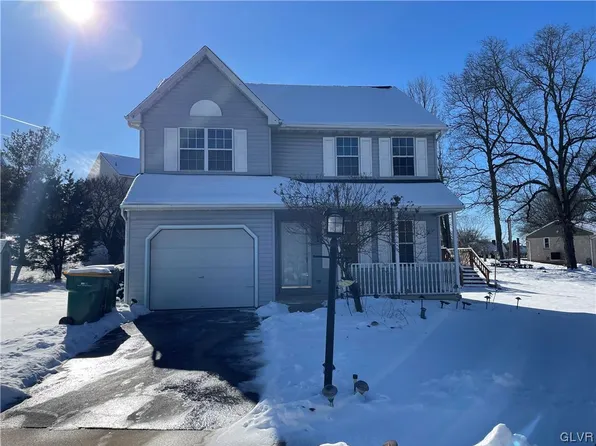 51 Blackberry Dr, Pottstown, PA 19464