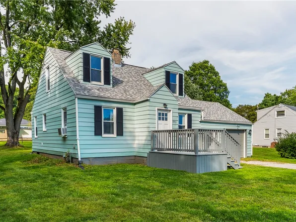 1953 Shadyside Dr, Hermitage, PA 16148