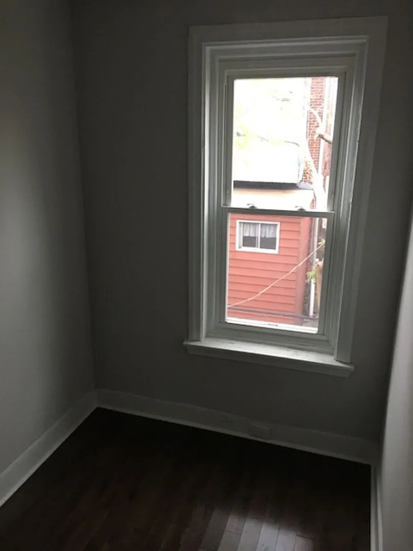 3 Bedroom 1 Bathroom House for Rent — Photo 3