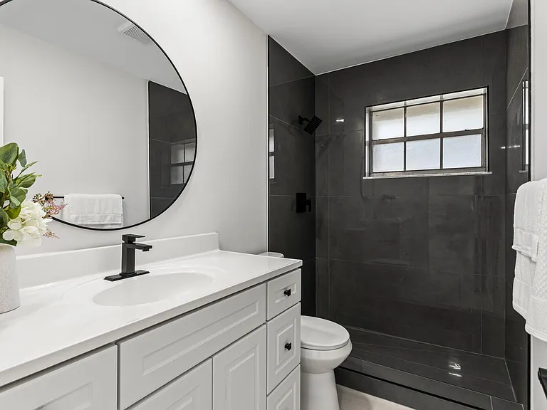733 Nantucket Cir — Photo 18