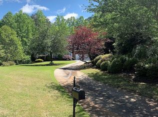 1041 Charleston Trce, Roswell, GA 30075