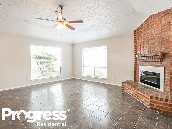 4th image of 3915 Vineyard Dr