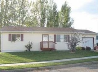 3909 35th Ave NW, Mandan, ND 58554