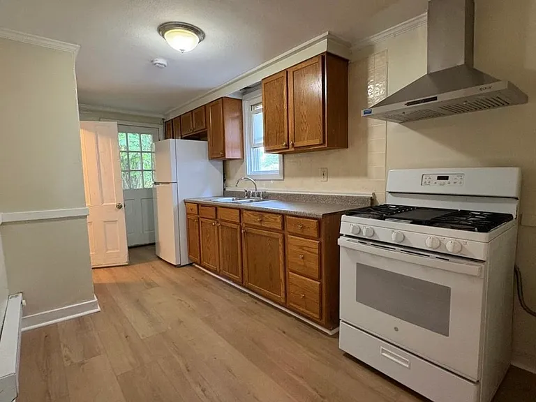 86 Mill St — Photo 3