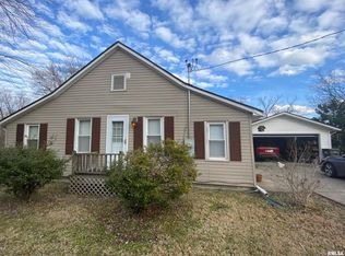 806 Crain St, Carterville, IL 62918