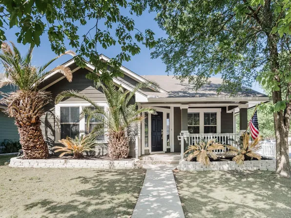 692 Scheel, Kyle, TX 78640