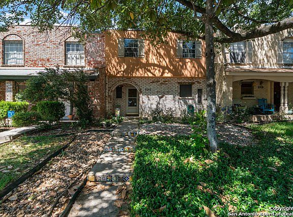 3rd image of 2217 Lotus Blossom St #2217