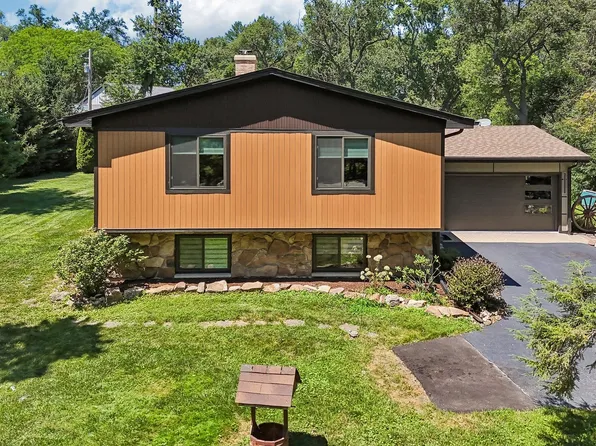 21W640 Maple Ave, Medinah, IL 60157
