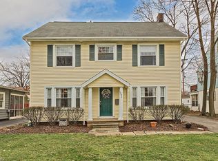 3325 Braemar Rd, Shaker Heights, OH 44120