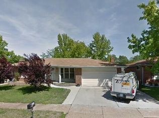 4624 Villa Knoll Dr, Saint Louis, MO 63128