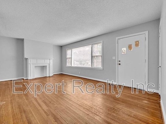 2nd image of 920 Parkway Dr