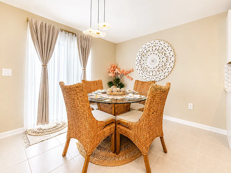 2450 McKinley Dr — Photo 8