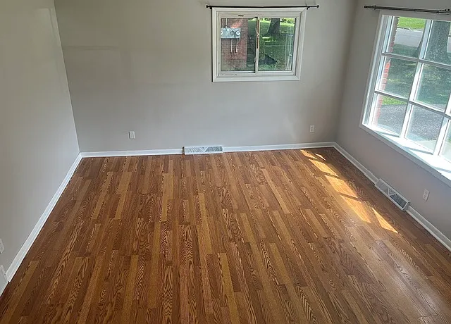 3 bed, 1.5 bath, 1100 sqft, $1,500 — Photo 3