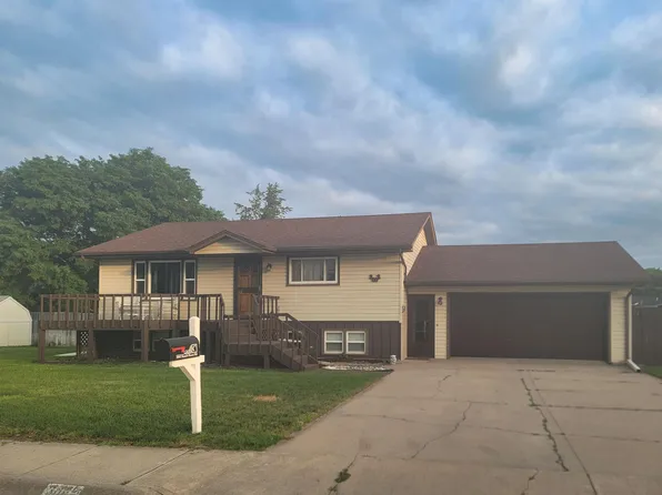 3002 Ranch House Road, North Platte, NE 69101