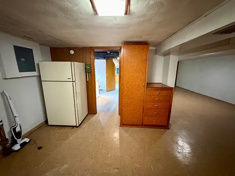11 Rose Ct — Photo 36