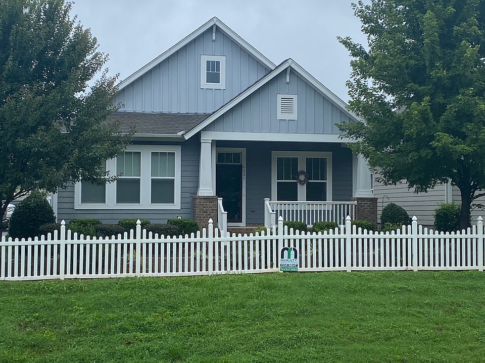 1st image of 4221 Courtly Ln