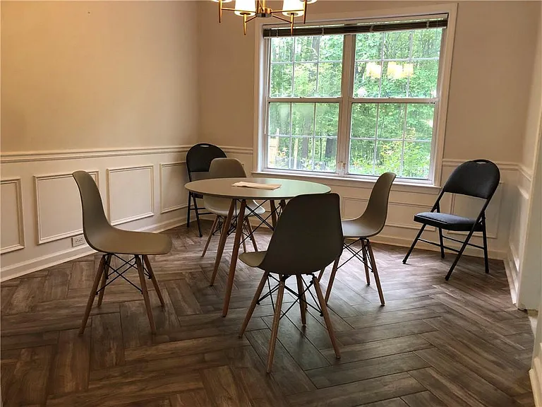370 Manor Glen Dr — Photo 10