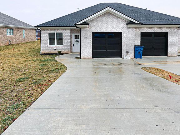 3rd image of 815 Elmdale Rd