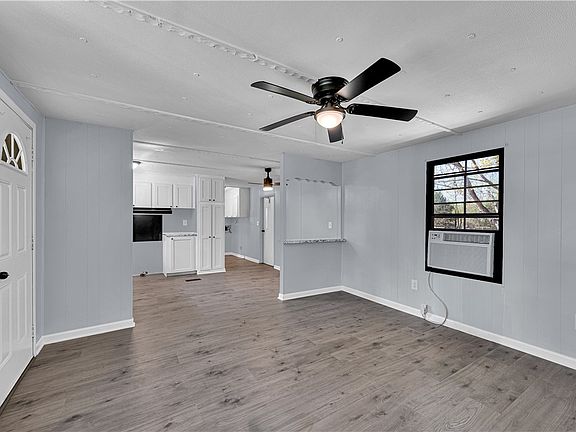 5th image of 220 Bill Kay Rd