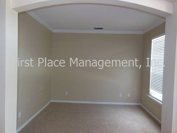 2nd image of 840 Lotus Ln N