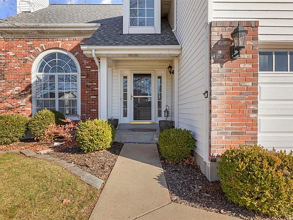 3rd image of 9735 Concord Hills Ct