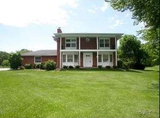 1705 Kay Ct, Dundee, IL 60118