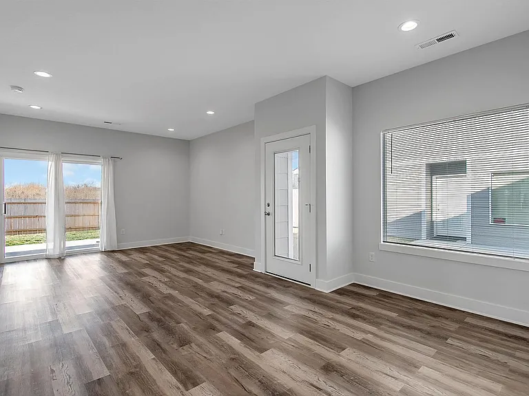 5357 N Nolen St — Photo 8