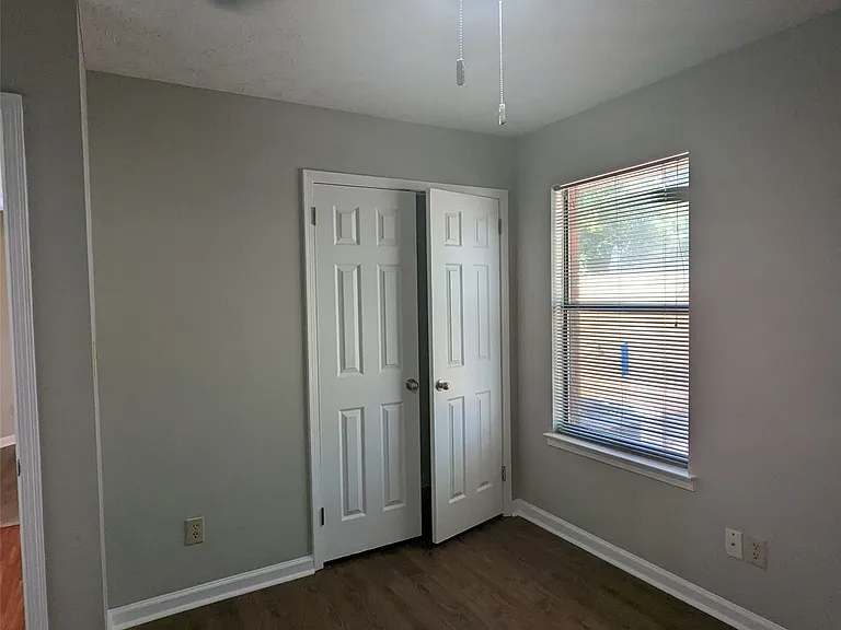 191 S Burbank Dr — Photo 13