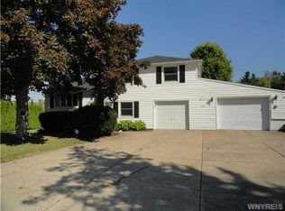 5107 Bay View Rd, Hamburg, NY 14075