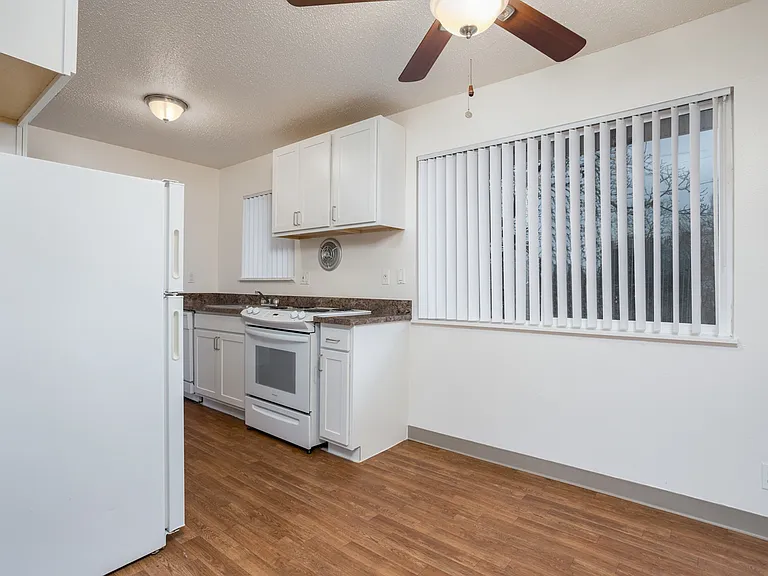 Cimarron Apartments — Photo 7