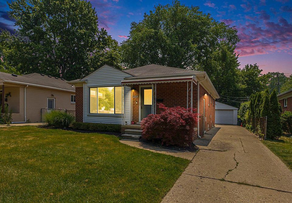 1st image of 233 W Elmwood Ave