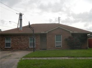 2301 Dewberry Ln, Pasadena, TX 77502