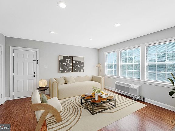 4th image of 1808 W Abingdon Dr APT 301