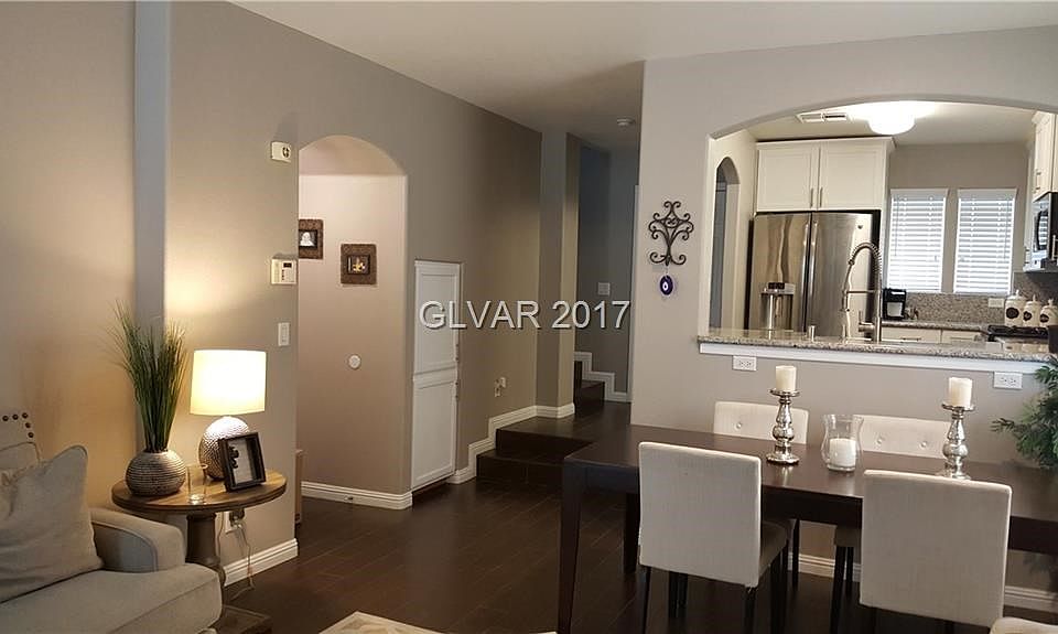 Beauty! Shows like a model home!