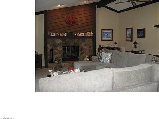 2nd image of 212 Renwick Cir SW