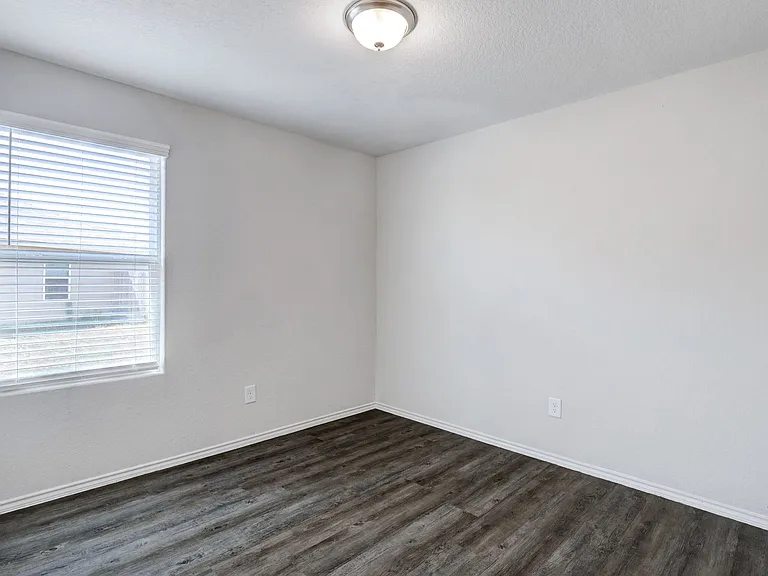 6023 Macdona Rdg — Photo 21