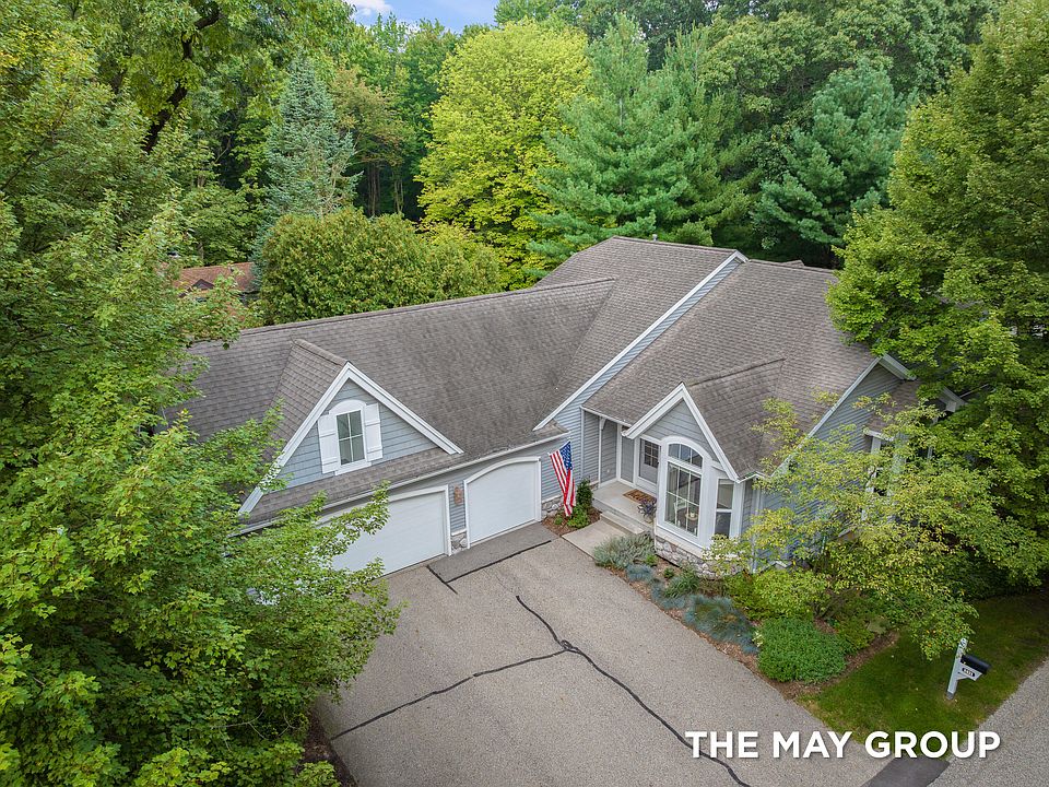 1st image of 2431 Summit Ridge Dr NE