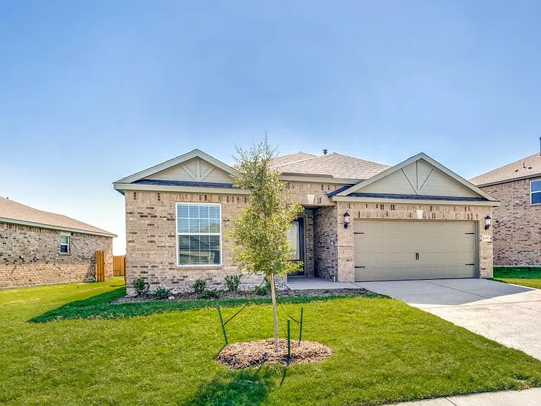 1009 Calhoun Dr — Photo 5
