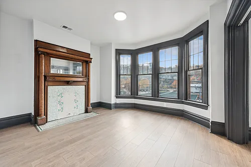 318 Middle Ave #6 Photo 1