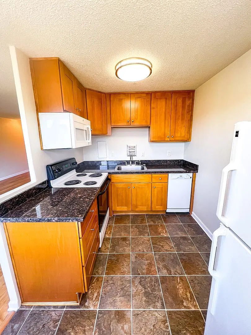 Mercer Vista Apartments — Photo 4
