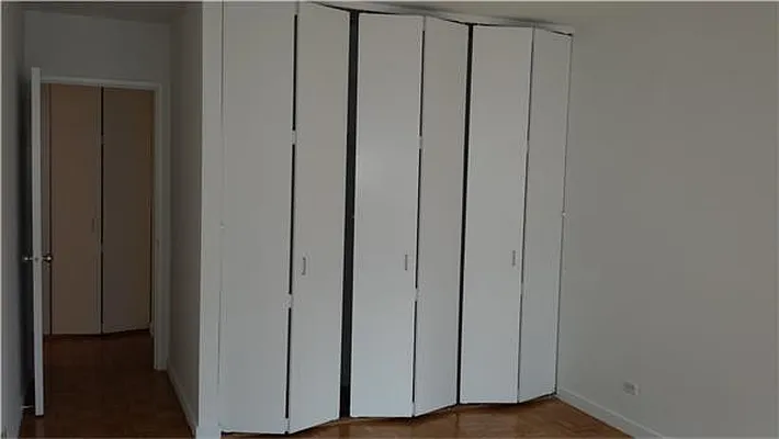 Rented by Bank Neary | media 55