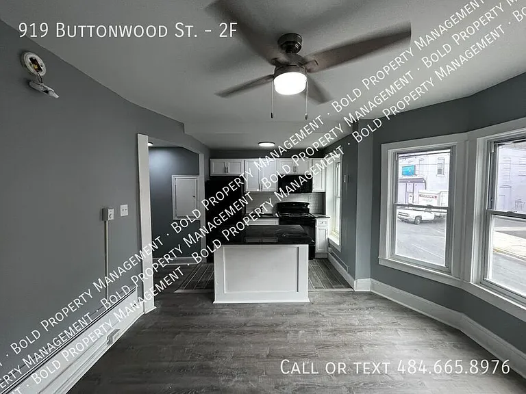 919 Buttonwood St #2F — Photo 1